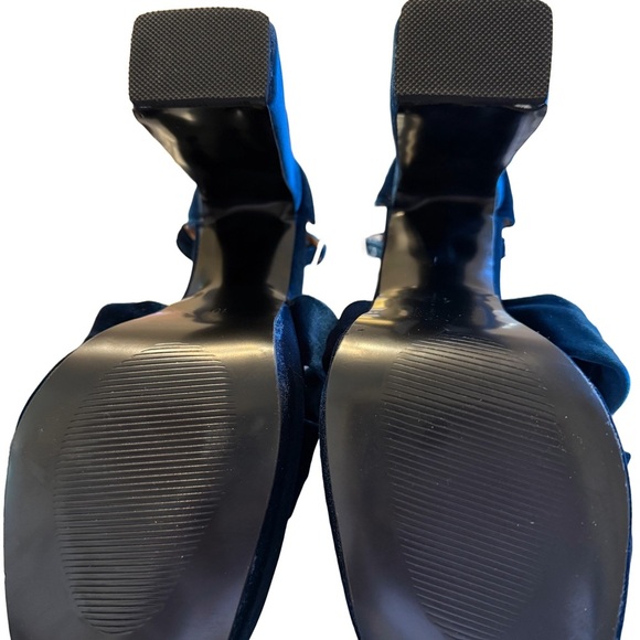 Milooey Shoes- Teal Velvet Platform Heels NWT - Picture 4 of 6